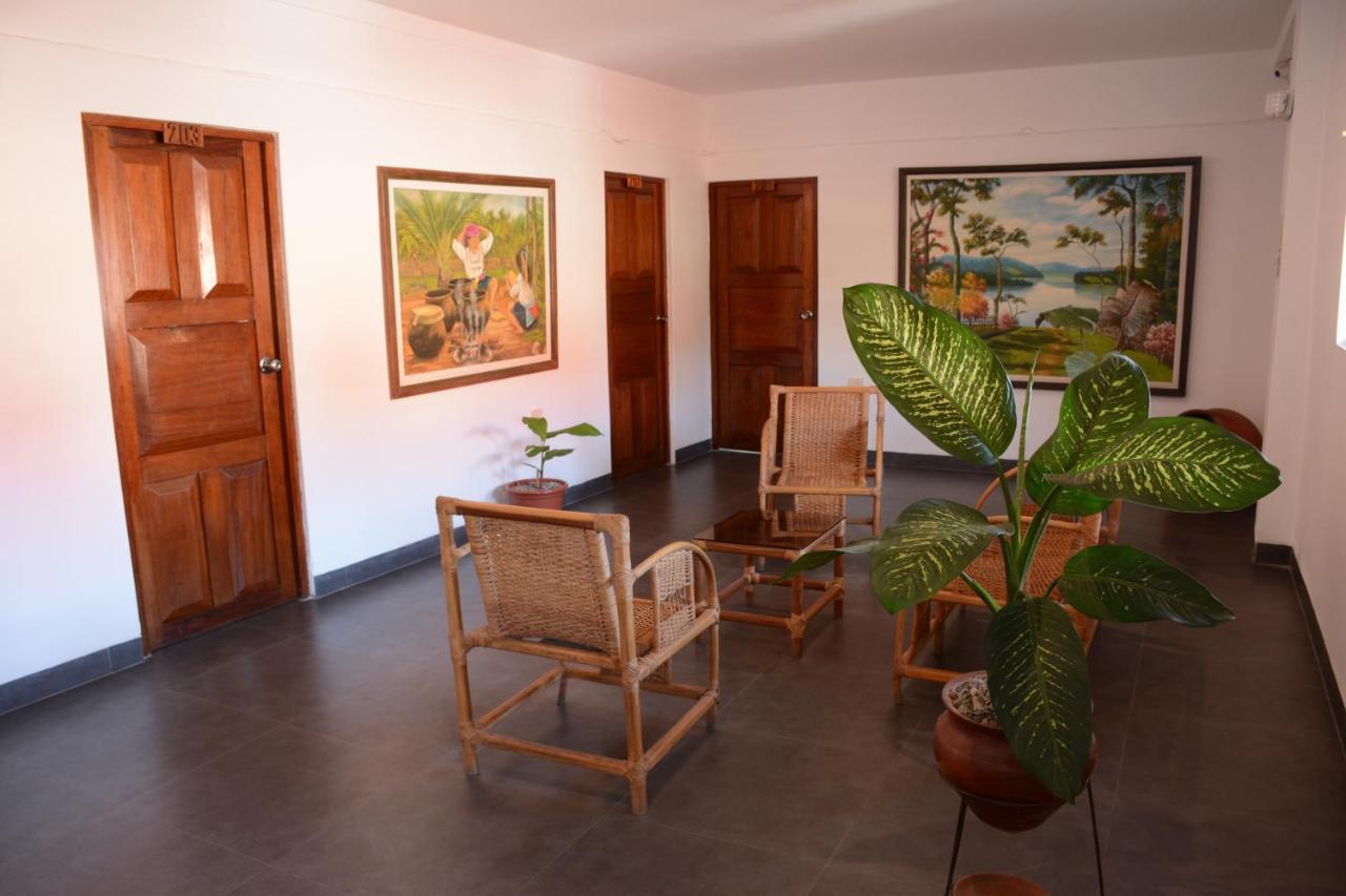 Hostal Casa Blanca Tarapoto Kültér fotó