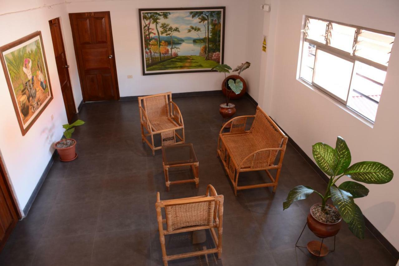 Hostal Casa Blanca Tarapoto Kültér fotó